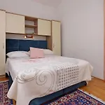Apartments By The Sea Punat, Krk - 5328 Apartman Punat