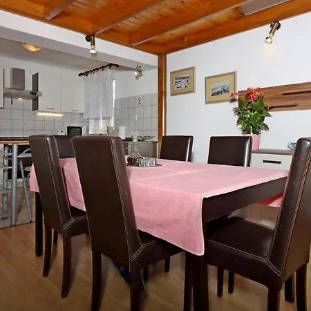 Apartments By The Sea Punat, Krk - 5328 Apartman Punat